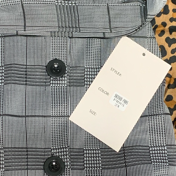 New - Picture 2 of 2